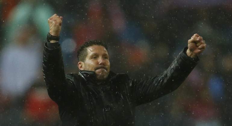simeone-lluvia-gesto-calderon-reuters.jpg