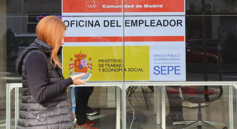 mujer-telefono-sepe-ep.jpg