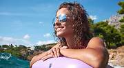 Cómo proteger el cabello y evitar su caída con el sol, agua del mar o la piscina