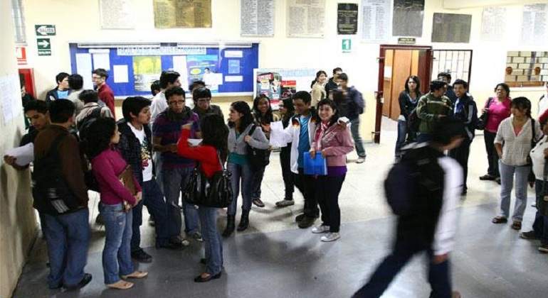 Los universitarios deben todavía 114 millones de los créditos Zapatero