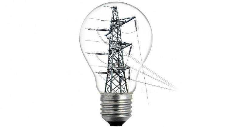 bombilla-electricidad-torre-alta-tension-770-pixabay.jpg