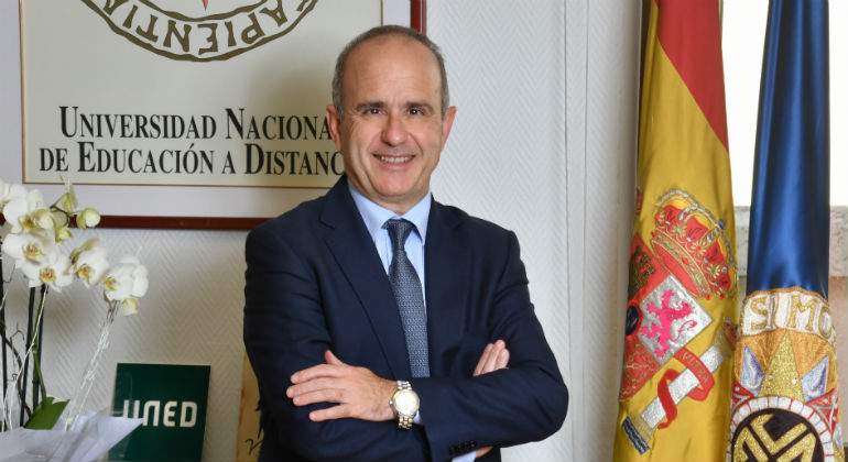 Mairal-Rector-UNED-19-dic18-defini.jpg