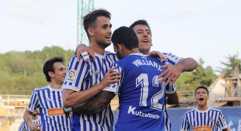 realsociedad-celebra-gol-atletico-reuters.jpg