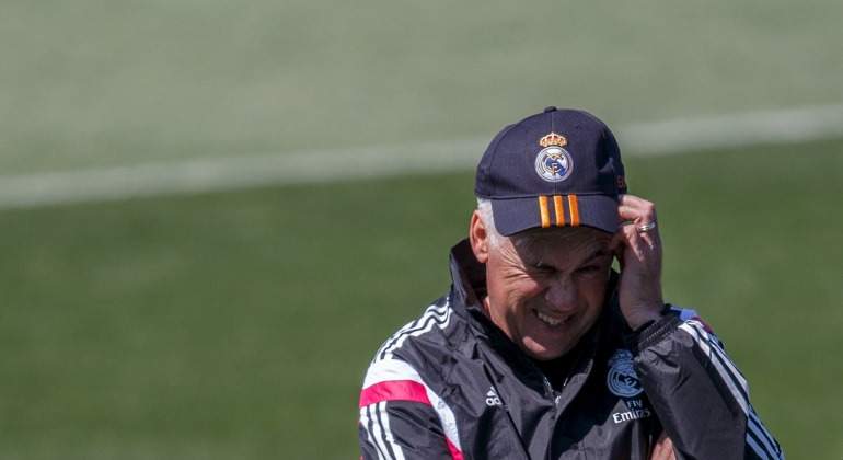 Ancelotti-rasca-cabeza-gorra-RealMadrid-2015-Reuters.jpg