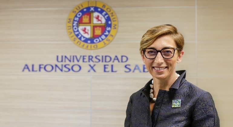 UAX-RECTORA-Y-FIRMAS-1-3-1.jpg