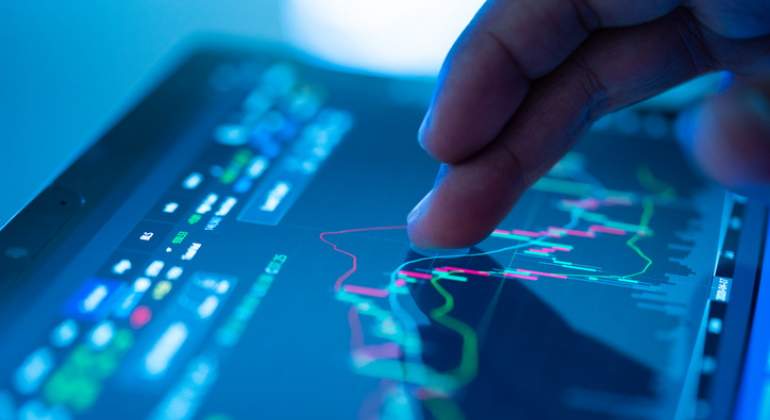 dedo-grafico-pantalla-mercados-bolsa-chart-analisis-tecnico-getty-770x420.jpg