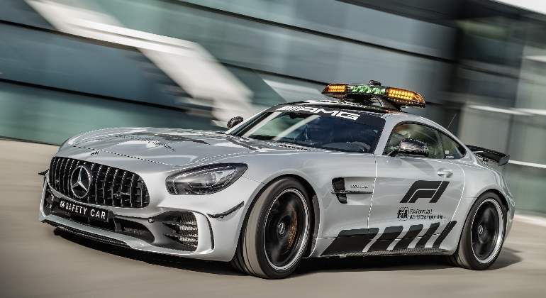 Mercedes-AMG-GT-R-safety-car.jpg