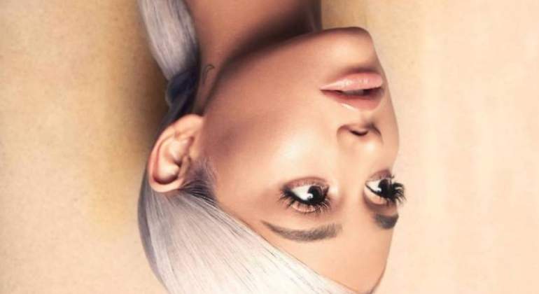 Ariana-Grande-Cantante-Estreno-Sweetener-Facebook-arianagrande-770.jpg