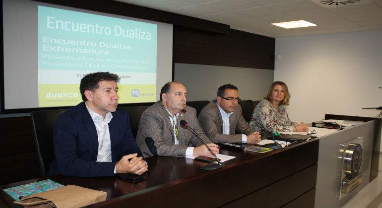 Encuentro-Dualiza-Badajoz-defini.jpg
