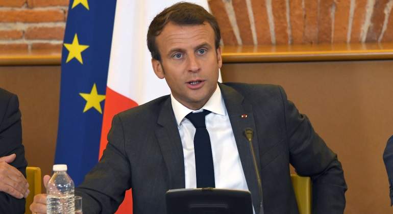 macron-banderas-reuters.jpg