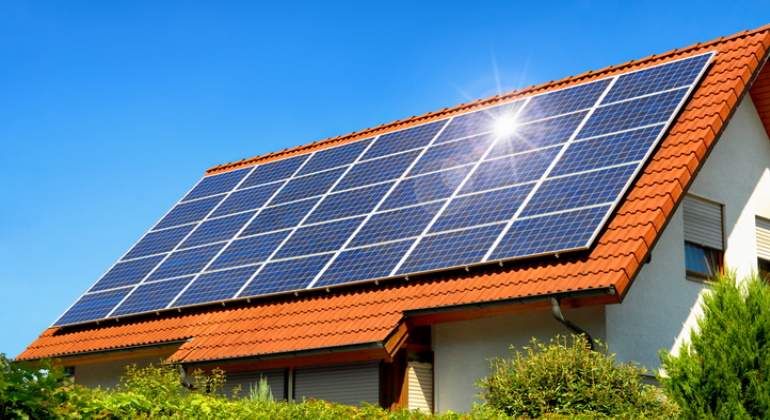 770-420-casa-paneles-solares-tejado-istock.jpg