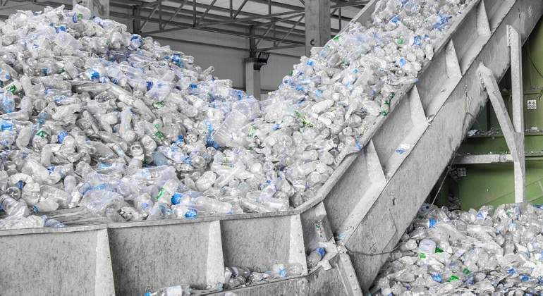 Botellas-de-plastico.jpeg