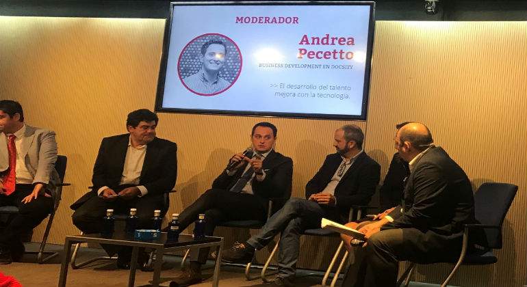 Andrea-Pecetto_moderador-defini.jpg