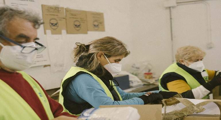 https___prensa.fundacionlacaixa.org_wp-content_uploads_2021_04_4-Presentacion-Ningun-Hogar-Sin-Alimentos.jpg