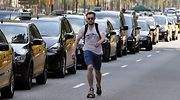El taxi se pone de huelga indefinida en gran parte del país tras la protesta de Barcelona