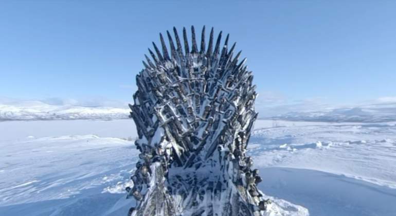 Trono-de-hierro-en-paisaje-nevado.jpg
