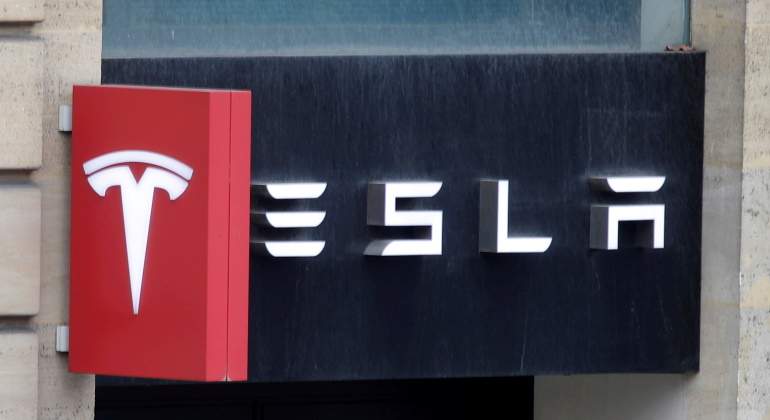 tesla-reuters-770.jpg