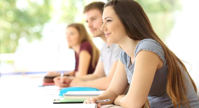 estudiantes-clase.jpg