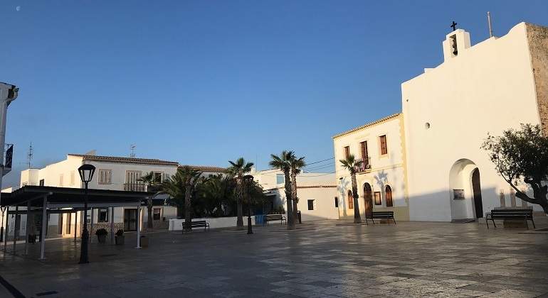 formentera-plaza-ep.jpg