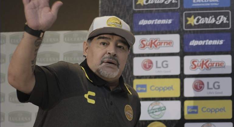 Maradona-es-presentado-con-Dorados-Dorados-Twitter.jpg