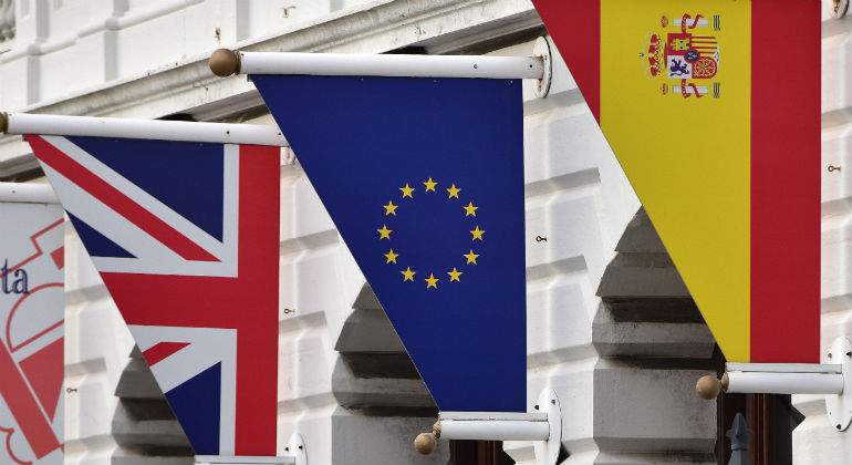 banderas-uk-ue-espana-alamy.jpg