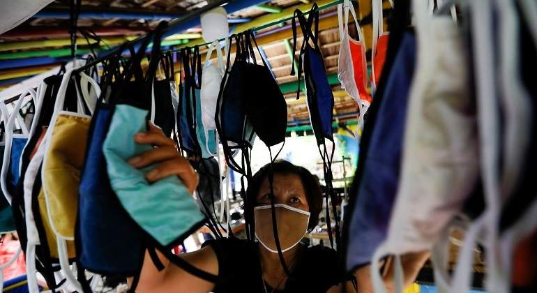 mascarillas-tendidas-secado-reuters.jpg