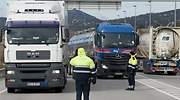 El cierre de las fronteras amenaza el transporte de mercancías por carretera