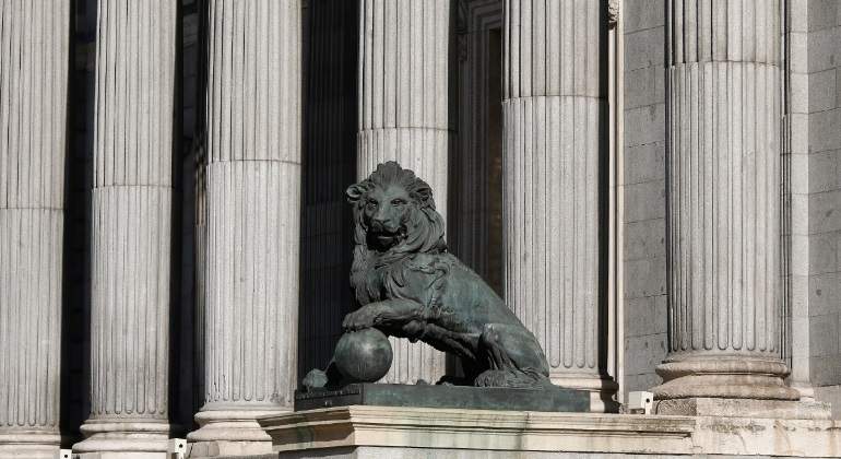 leon-congreso-reuters.jpg
