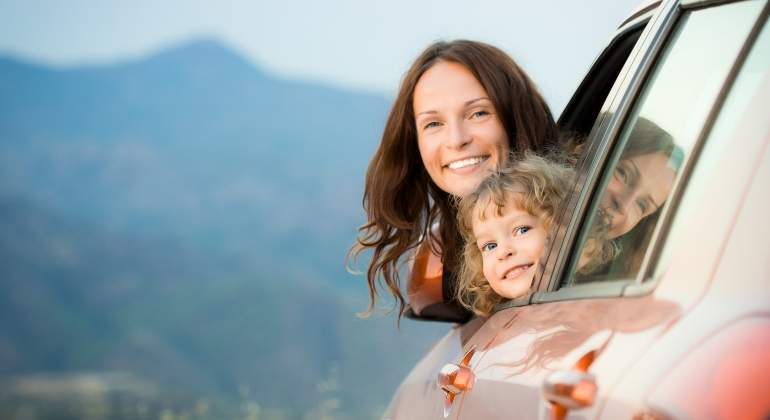 coche-ninos-dreamstime.jpg