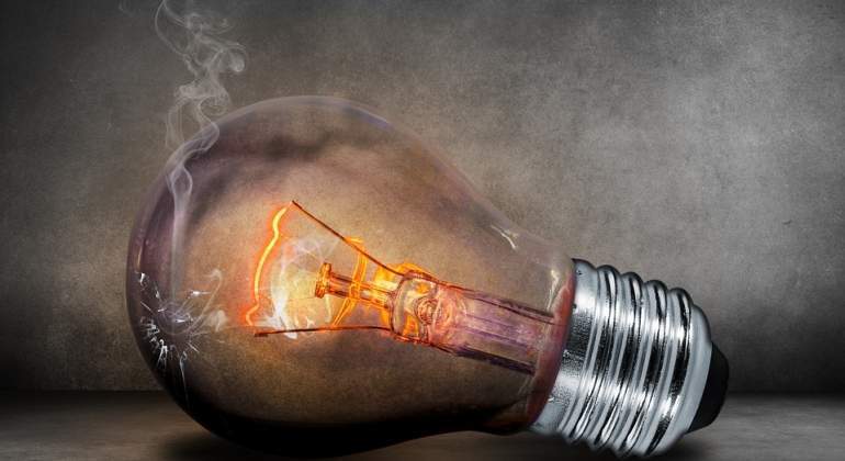 pobreza-energetica-bombilla.jpg