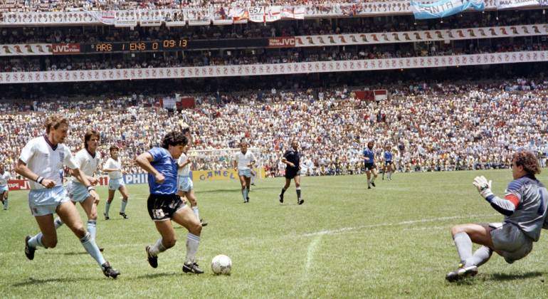 maradona-inglaterra-mundial-mexico-1.jpg