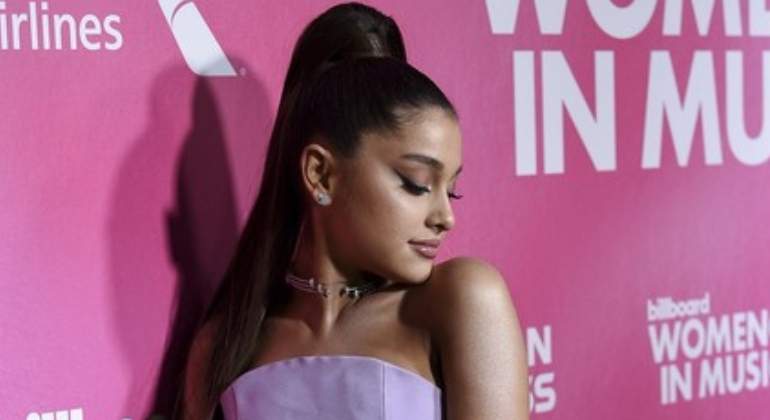 ariana-grande-billboard-mujer-del-ano.jpg