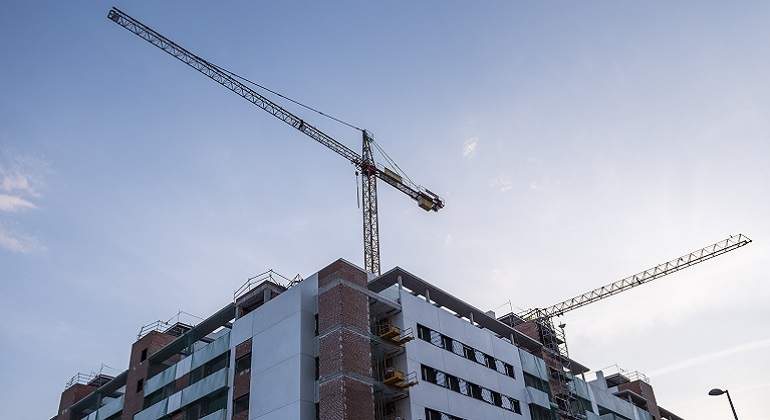 Construccion-con-gruas.jpg