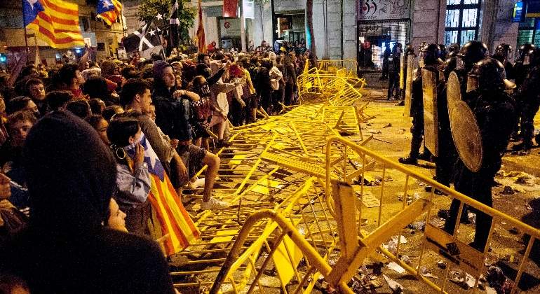 Manifestantes-Cataluna-Mossos-1O18.jpg