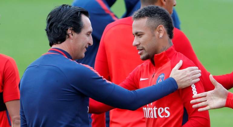 Emery-Neymar-2017-Reuters-Entreno-saludo.jpg