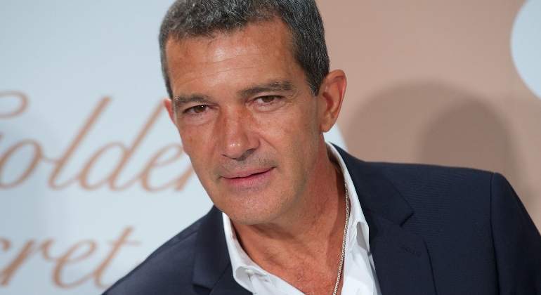 banderas-avion770.jpg