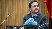 Garzón insiste en que parte del turismo se nutre de la precariedad mientras Calviño recuerda la importancia del sector