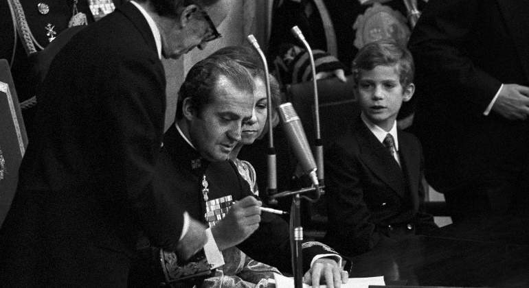 JuanCarlosI-Constitucion-1978.jpg