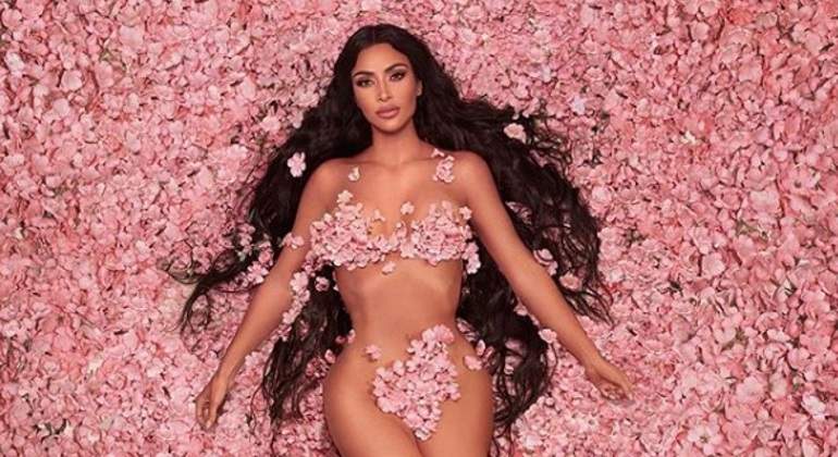 Kim Kardashian se desnuda en Instagram