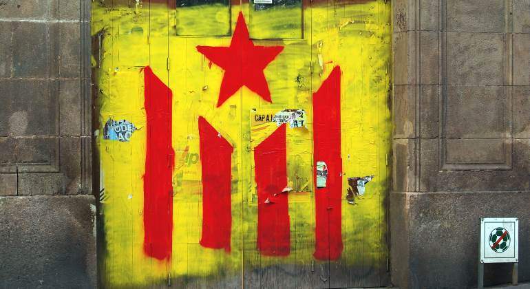 catalunya-grafiti-puerta-estelada-770-dreamstime.jpg