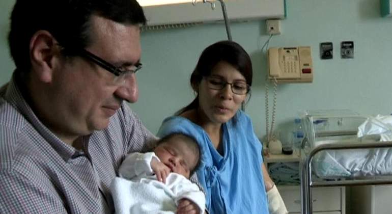 Así es el mecanismo de devolución del IRPF por las prestaciones de maternidad y paternidad: operativo desde esta tarde