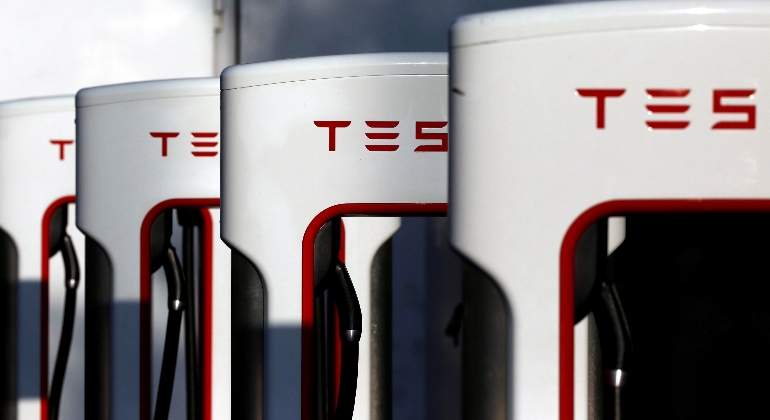 tesla-supercargador-02.jpg