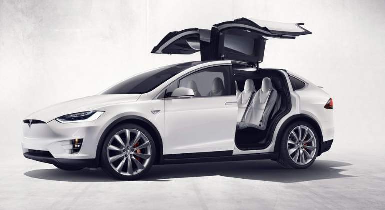 tesla-modelX-2016-02.jpg