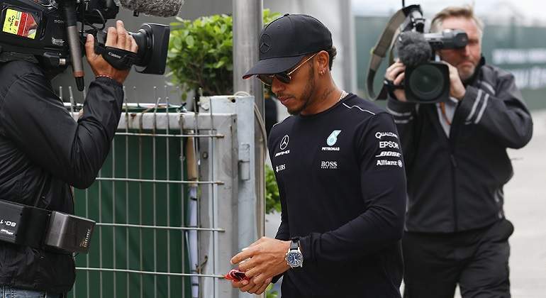 Hamilton-mercedes-f1-efe.jpg