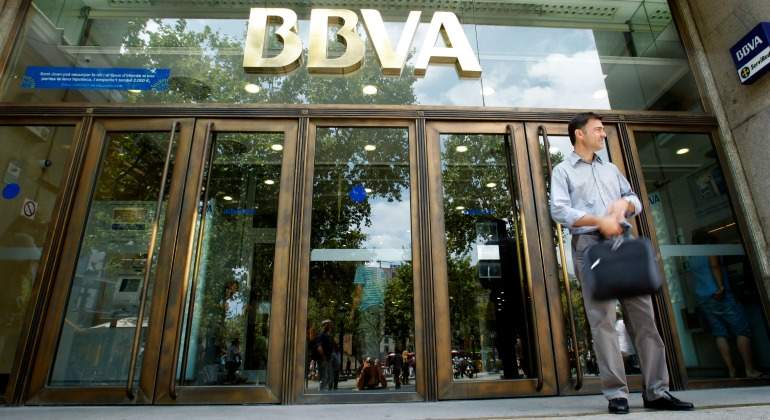 bbva-banco-persona-puertas-770-reuters.jpg