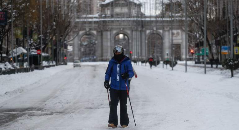 madrid-nieve-puerta-alcala-filomena-reuters.jpg