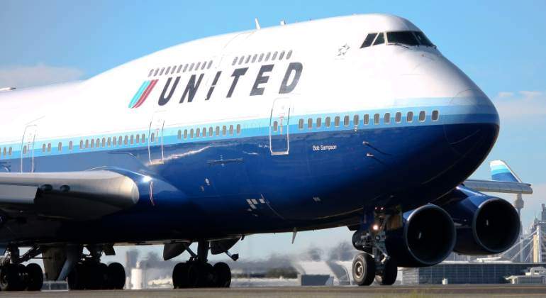 united-airlines-770-dreamstime.jpg