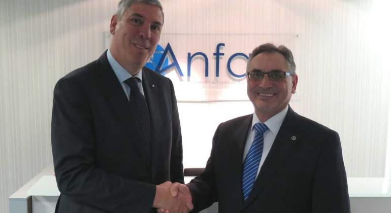 Mozos-presidente-anfac-renault.jpg
