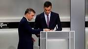 ¿Por qué Pedro Sánchez evitó mirar a la cara a sus adversarios políticos durante el debate electoral?