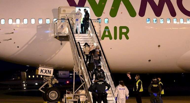 coronavirus-espanoles-repatriados-avion-efe.jpg